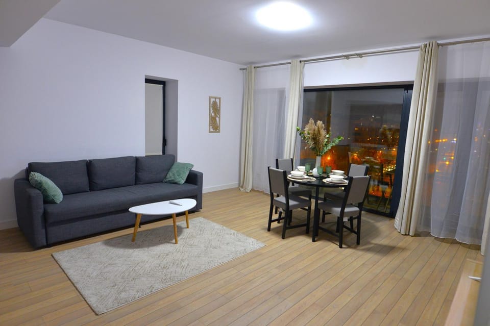 Bellevue Royale Apt with Stunning Panoramic View Apartment in Bucharest