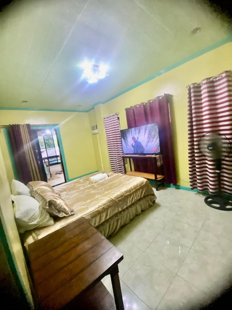 LENS STAYCATION 2BDR-1BR-OWN KTCHN-UPSTAIRs Bed and Breakfast in Davao City