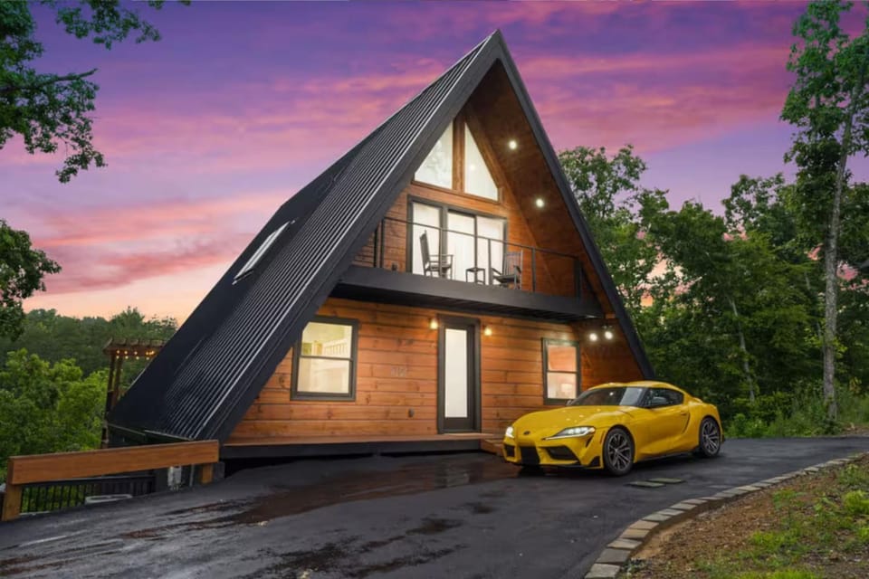 Property building, Facade/entrance, Natural landscape, Mountain view