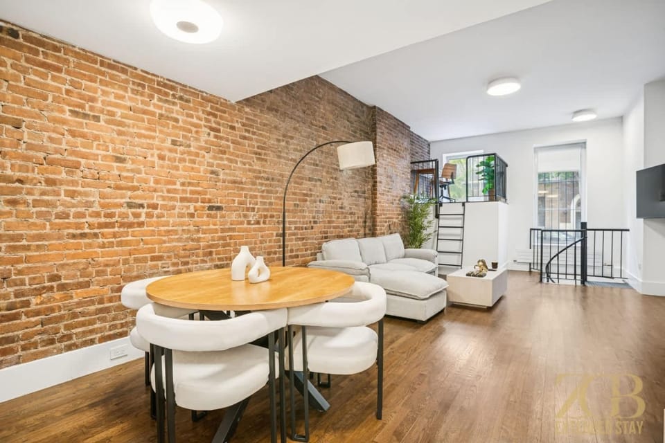 Charming UES 1BR Duplex Near Central Park Apartment in Upper East Side