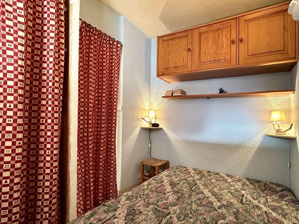 Studio spacieux avec balcon et parking - Briançon 4 pers - FR-1-330C-157 Apartment in Briançon