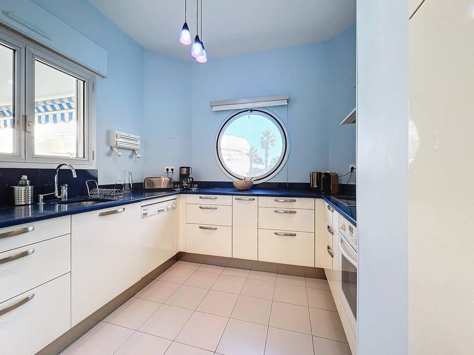 Appartement climatisé avec parking, 2 chambres à La Ciotat - FR-1-770-65 Apartment in La Ciotat