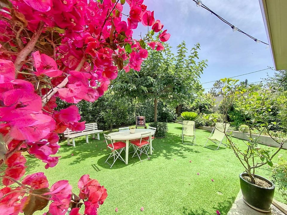 Villa climatisée à La Ciotat avec piscine et parking sécurisés - 2 à 4 voyageurs - FR-1-770-66 House in La Ciotat