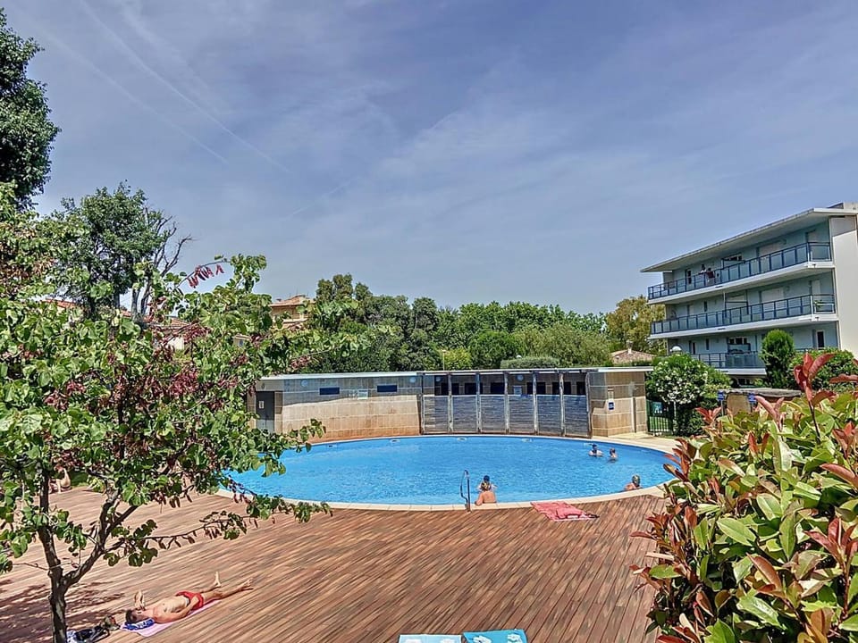 Villa climatisée à La Ciotat avec piscine et parking sécurisés - 2 à 4 voyageurs - FR-1-770-66 House in La Ciotat