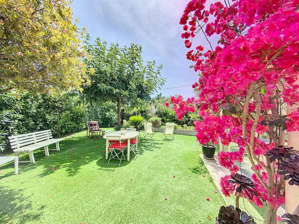 Villa climatisée à La Ciotat avec piscine et parking sécurisés - 2 à 4 voyageurs - FR-1-770-66 House in La Ciotat