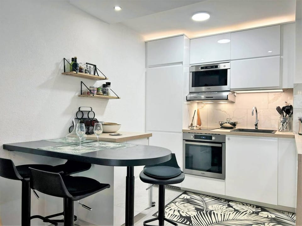 Appartement moderne 3 pièces, 5 couchages, Bormes-les-Mimosas - FR-1-251-880 Apartment in Le Lavandou