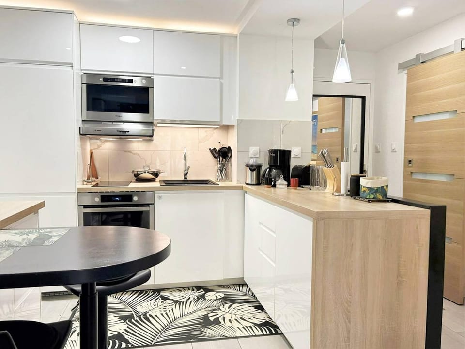 Appartement moderne 3 pièces, 5 couchages, Bormes-les-Mimosas - FR-1-251-880 Apartment in Le Lavandou