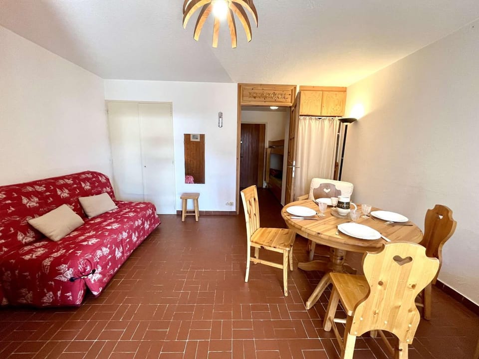 Studio Montagne aux Claux, 4 couchages, proche pistes & commerces - FR-1-330B-226 Apartment in Provence-Alpes-Côte d'Azur