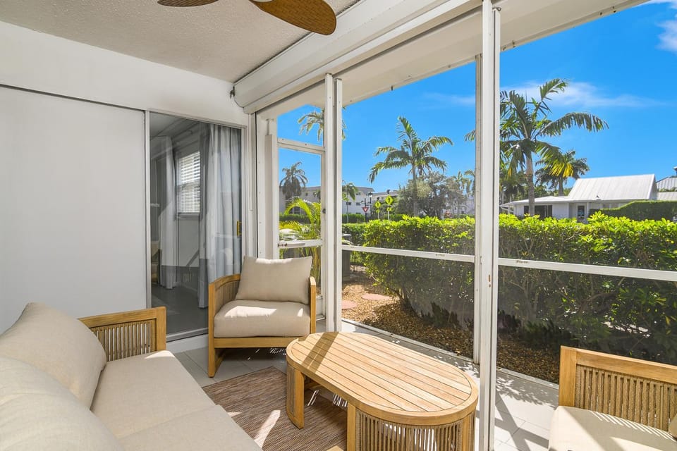 Garden, View (from property/room), Balcony/Terrace, Seating area, Garden view