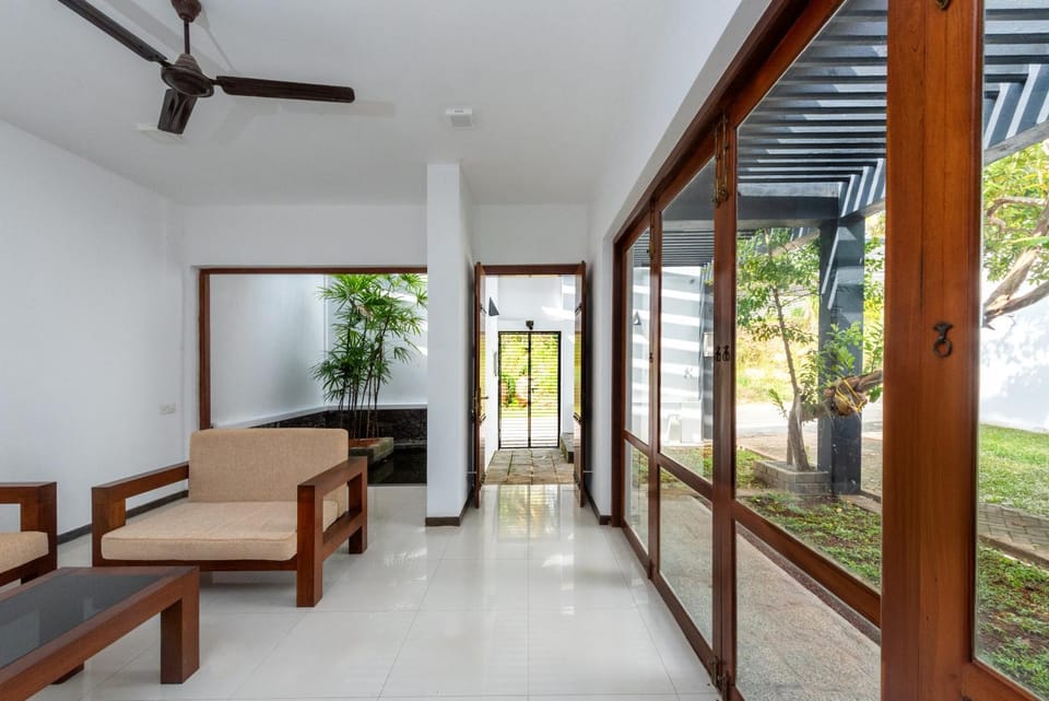 Facade/entrance, Living room, Seating area