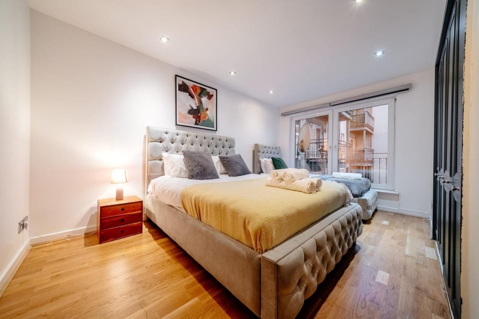 Bed, Photo of the whole room, Bedroom, towels, wardrobe