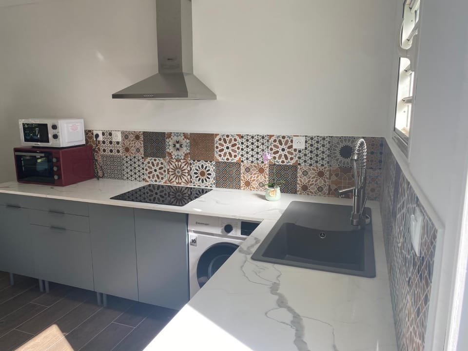 Kitchen or kitchenette, kitchen
