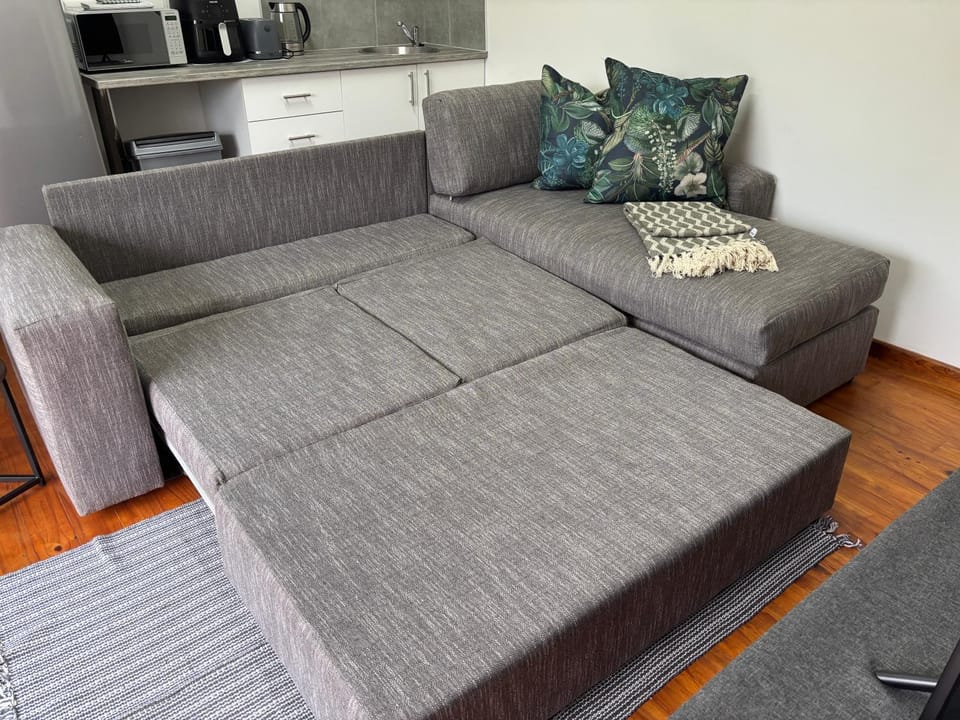 Bed, Living room