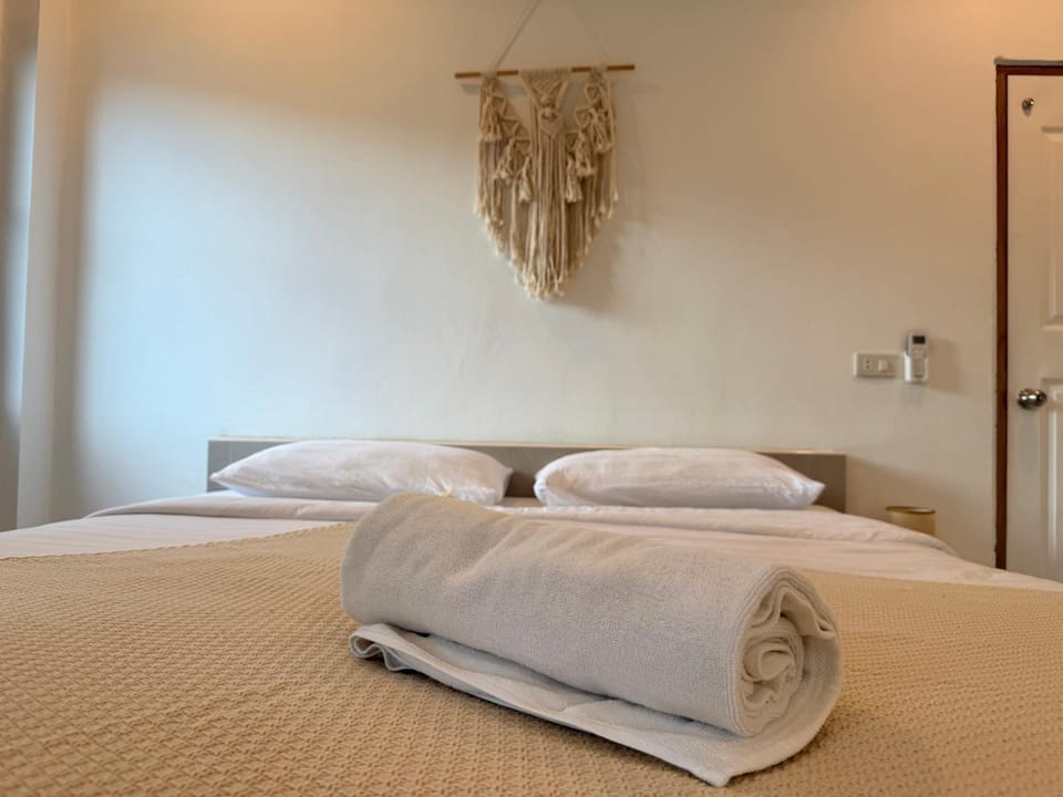 Spacious House in Srithanu Apartment in Ko Pha-ngan Sub-district
