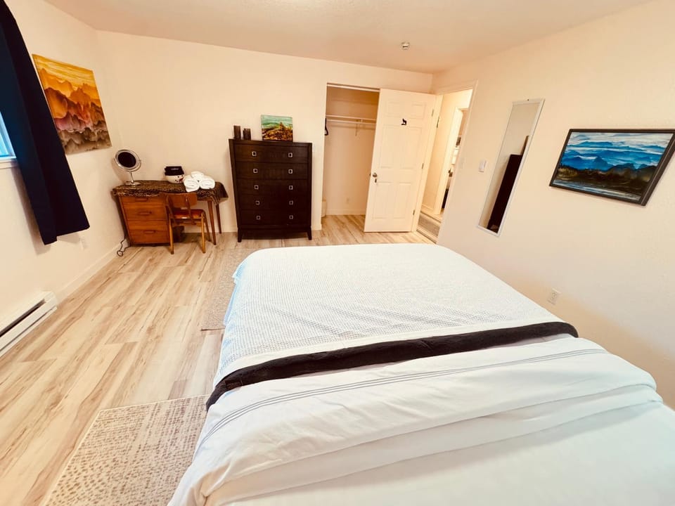 Spacious 4-Bedroom House Near Olympic NP & Hoh Rainforest Vacation rental in Forks