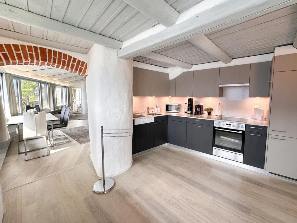 Al Paradiso by Fewotessin House in Ascona