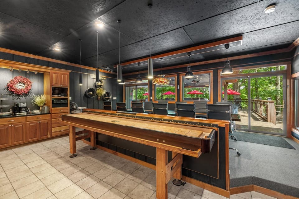 Cool Goose Landing Private Dock Large Deck Game Room 61 House in Lake Barkley