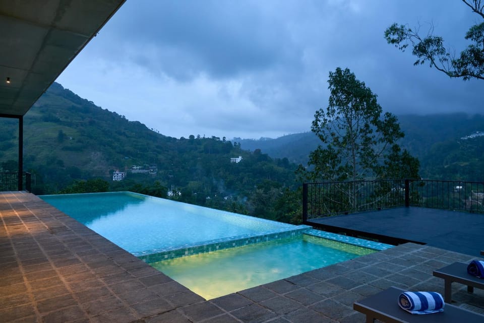 Mountain view, Pool view, Swimming pool