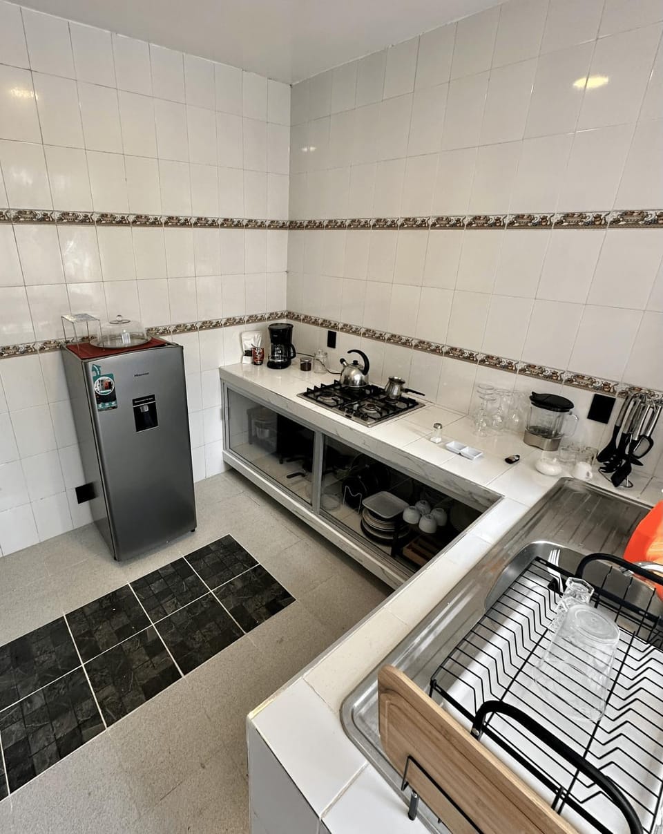 Kitchen or kitchenette, pet friendly, stove