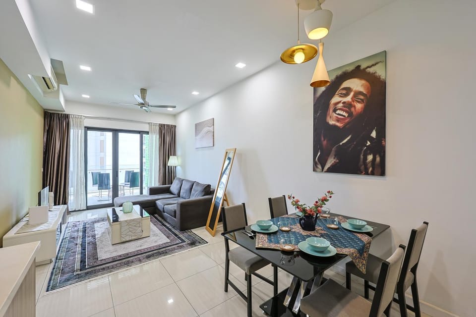 Living room, Seating area, Dining area