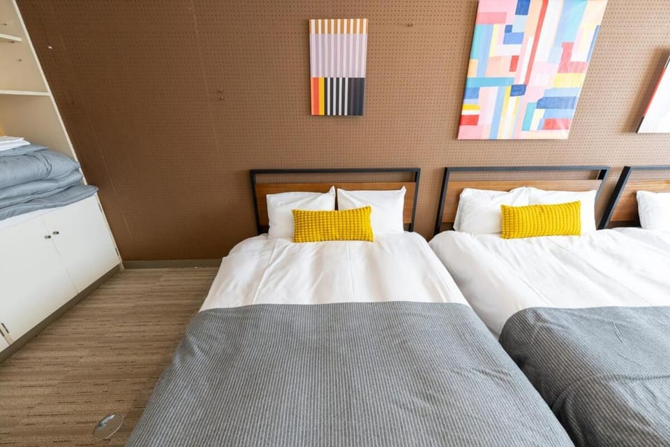 LV Harajuku Luxury Villa facing Takeshita Dori 193 sqm, 18 people, 2-minute walk from Harajuku Station Apartment in Shibuya