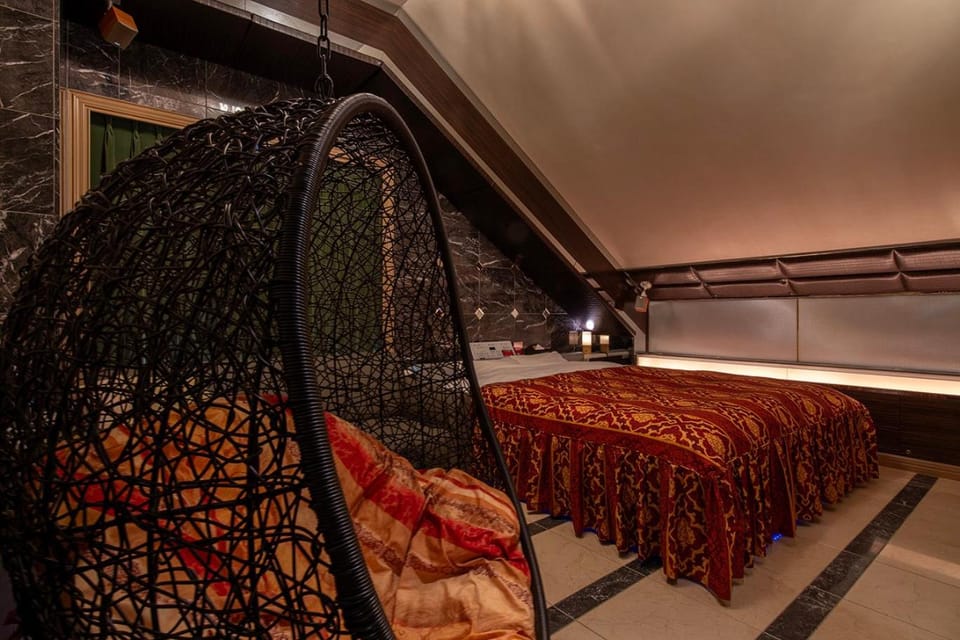 Charme Hotel, Romantic Hideaway in Central Tokyo Love hotel in Kanagawa Prefecture