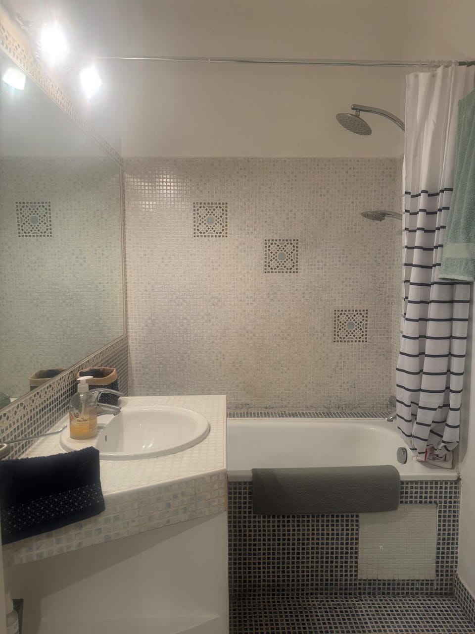 Charmant Appartement Aixois Apartment in Aix-en-Provence