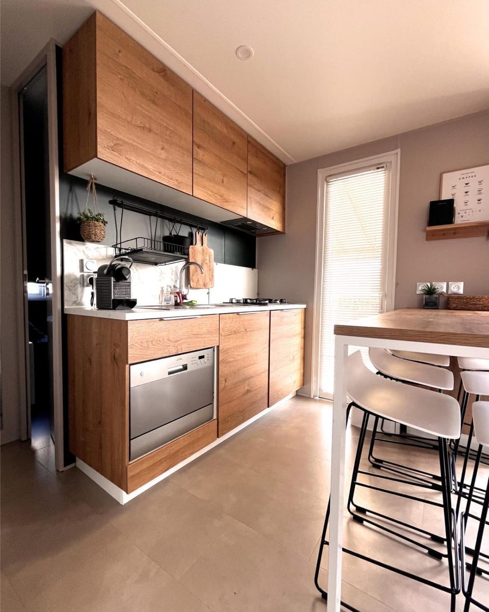 Mobilhome Cosy bord de mer Campground/ 
RV Resort in Marseillan
