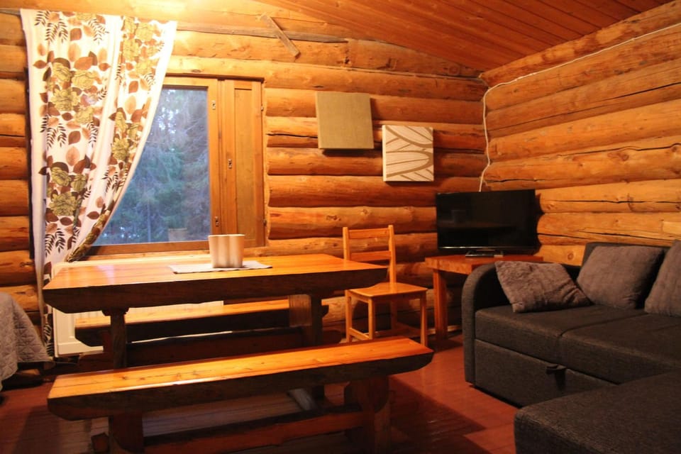 TV and multimedia, Seating area, Dining area