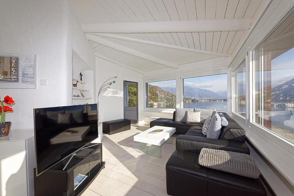 Casa Rondine by Fewotessin House in Ascona