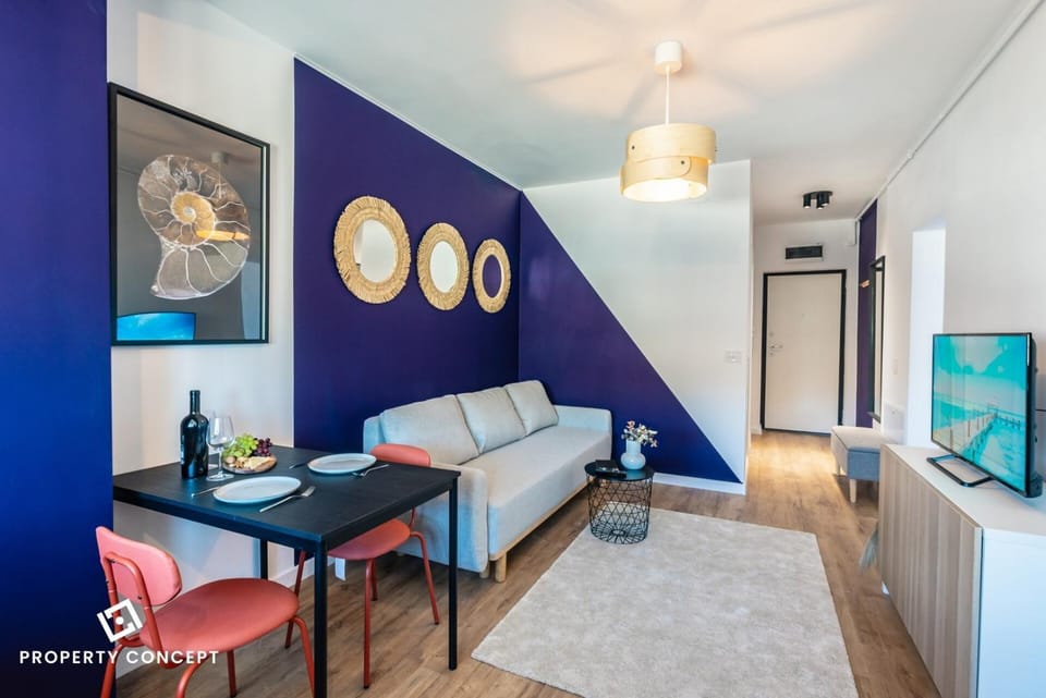 TV and multimedia, Kitchen or kitchenette, Living room, Dining area, air conditioner