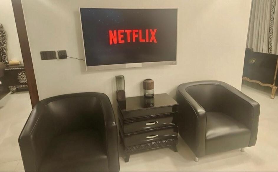 Luxury Clifton 2-BR Flat Apartment in Karachi