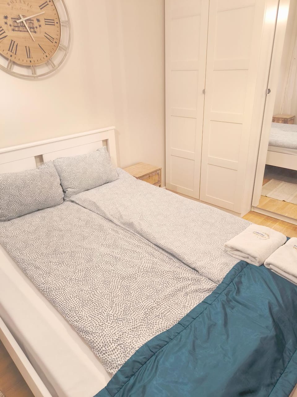 Bed, Bedroom, wardrobe