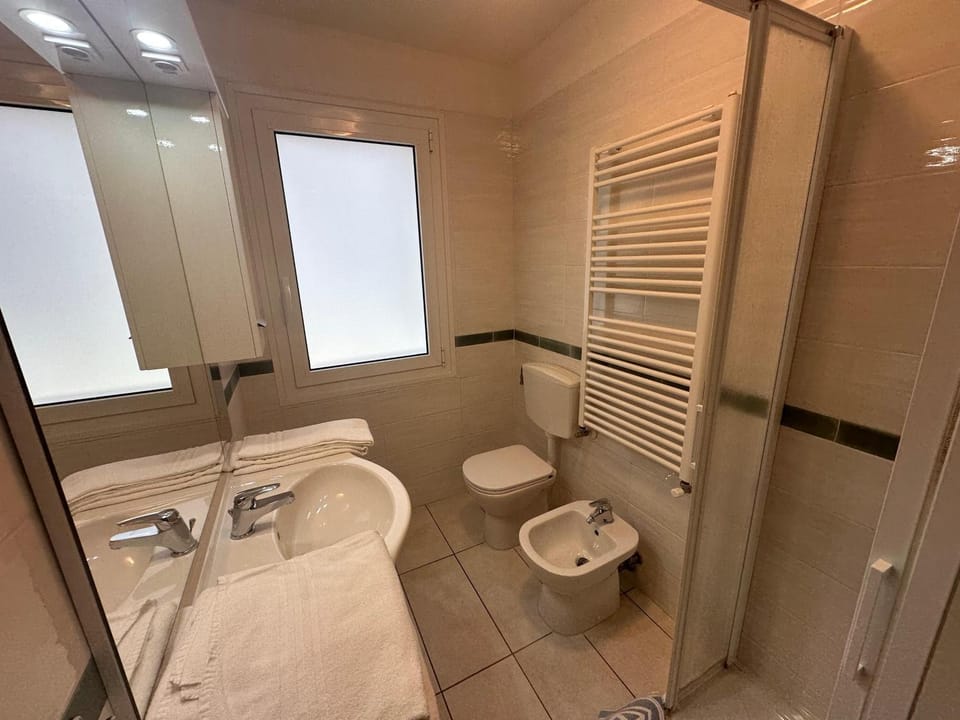 Toilet, Bathroom, bidet
