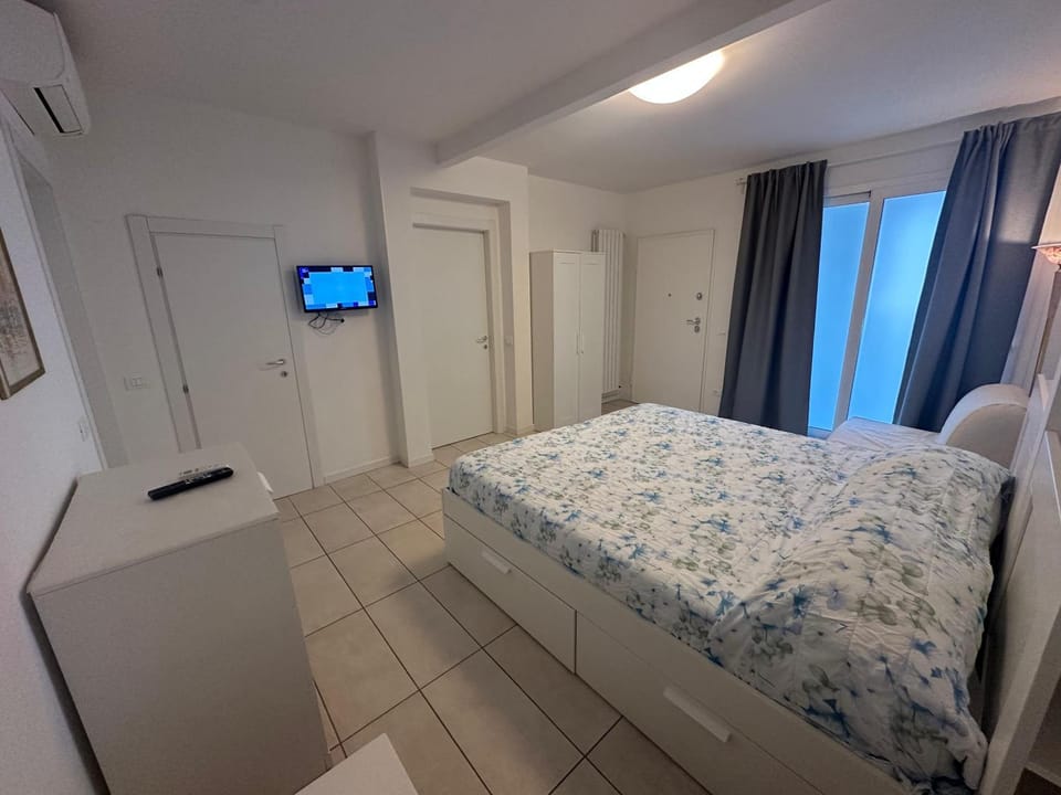TV and multimedia, Bedroom