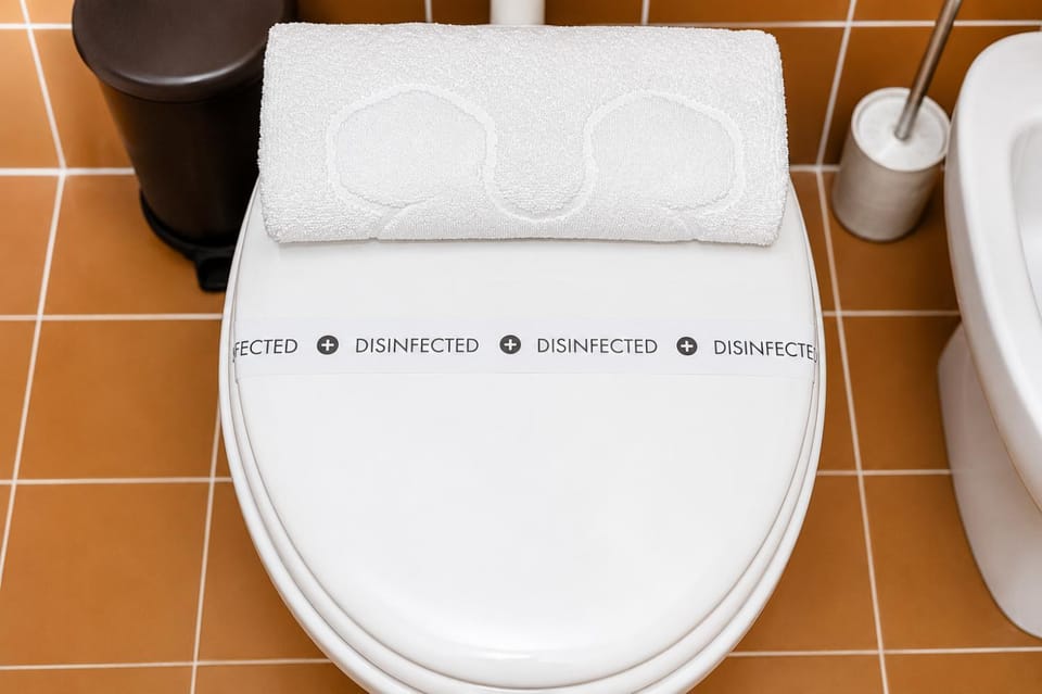 Toilet, Bathroom, towels, VIP