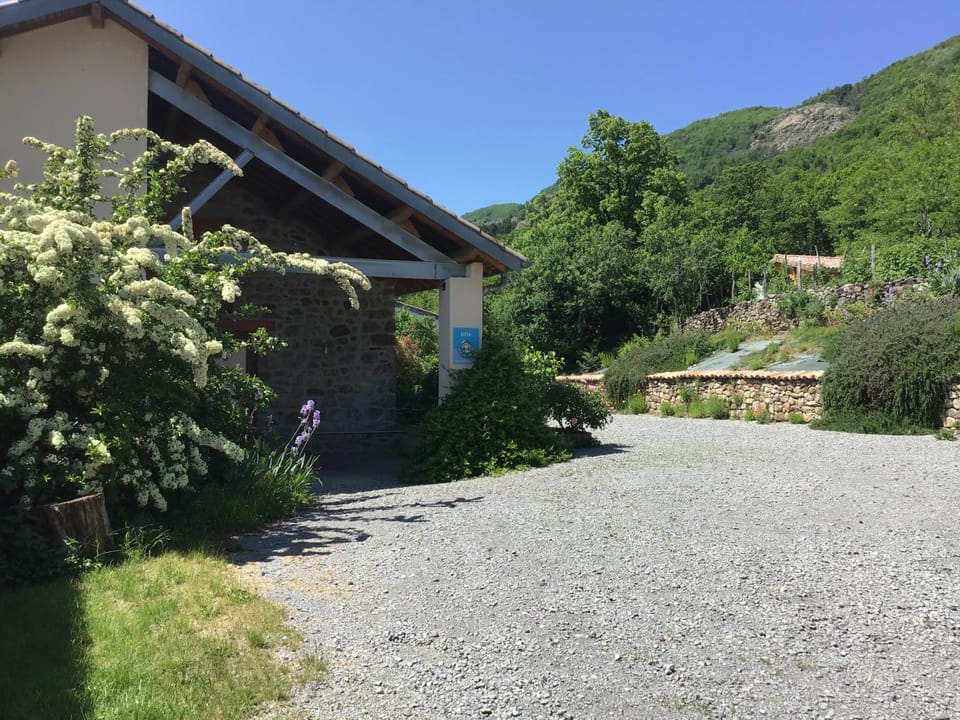 Les Gîtes La Chareyre House in Auvergne-Rhône-Alpes