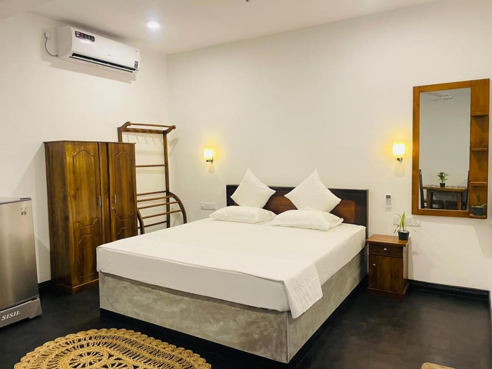 Bed, Photo of the whole room, Bedroom, wardrobe, air conditioner