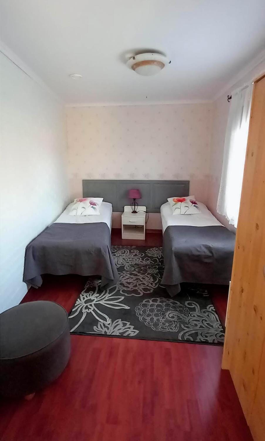 Bed, Photo of the whole room