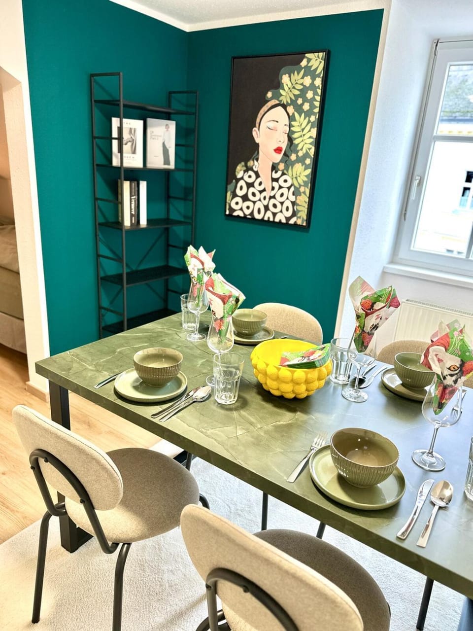 Dining area, Food