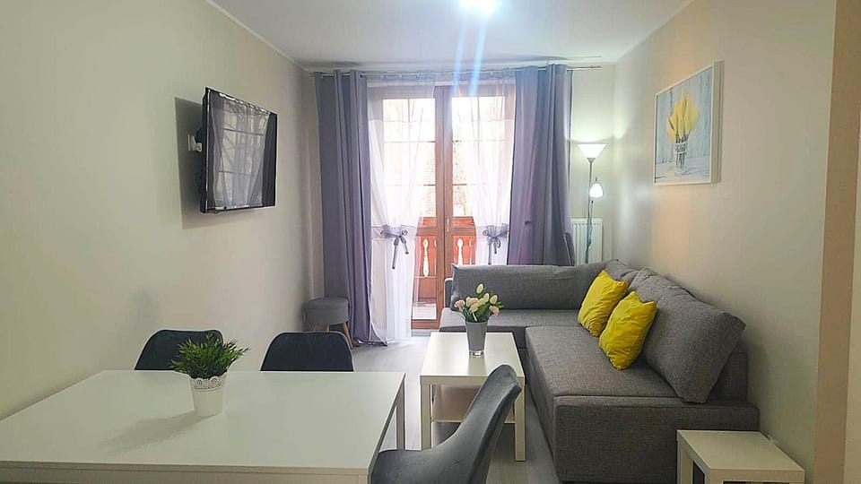 TV and multimedia, Living room, Photo of the whole room, Seating area