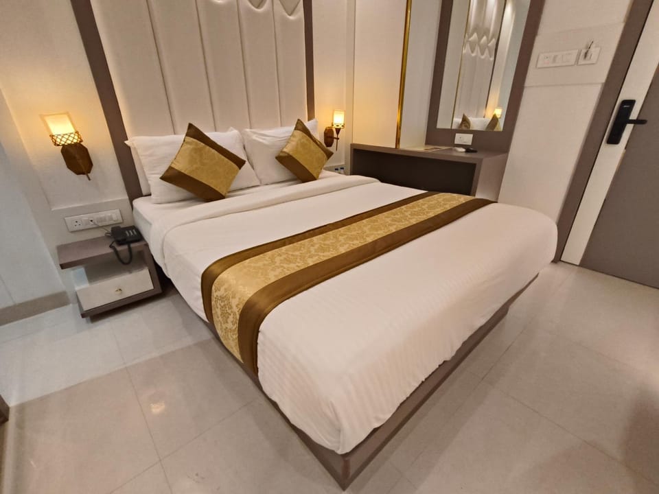 Restaurant/places to eat, Bed, Photo of the whole room, Bedroom