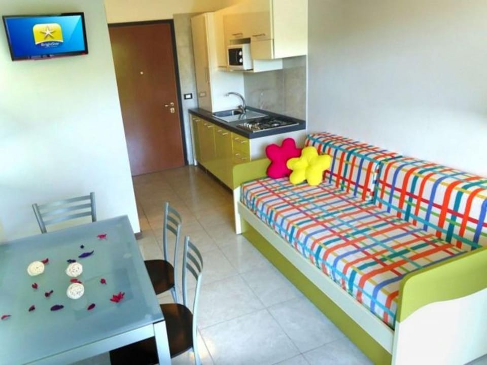 Living room, Decorative detail, kitchen