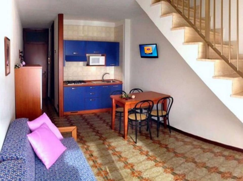 Communal lounge/ TV room, TV and multimedia, Living room, Bedroom, kitchen