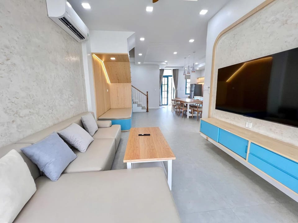 Communal lounge/ TV room, TV and multimedia, Living room, Evening entertainment