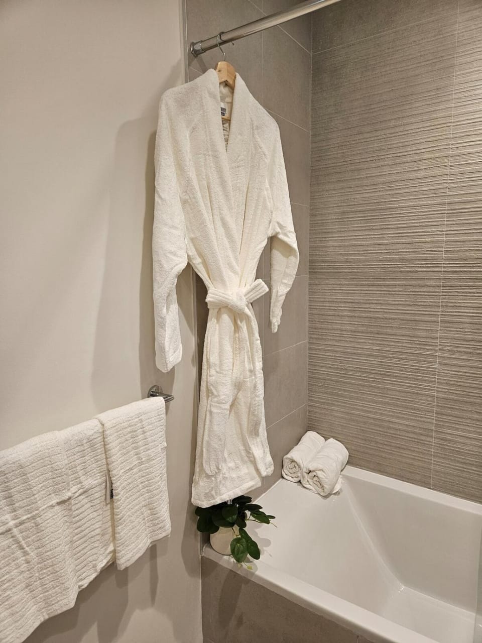 Bathroom, towels