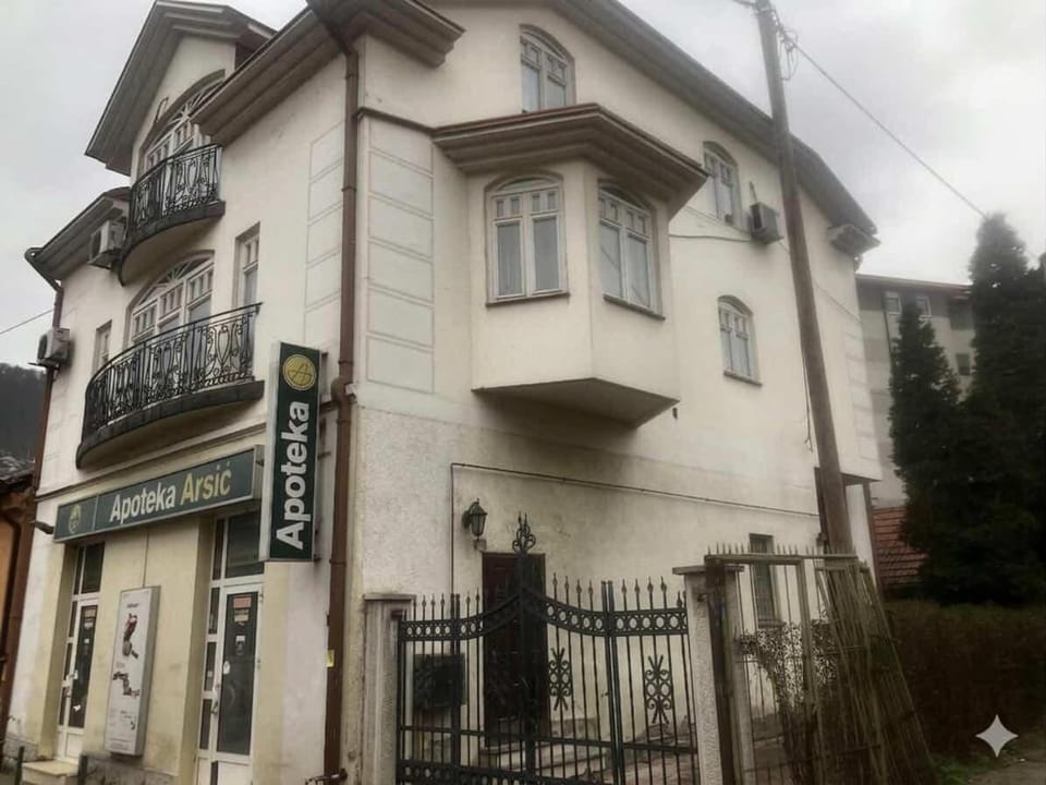 Big & Bright City Center Apartment Apartment in Zlatibor District, Serbia