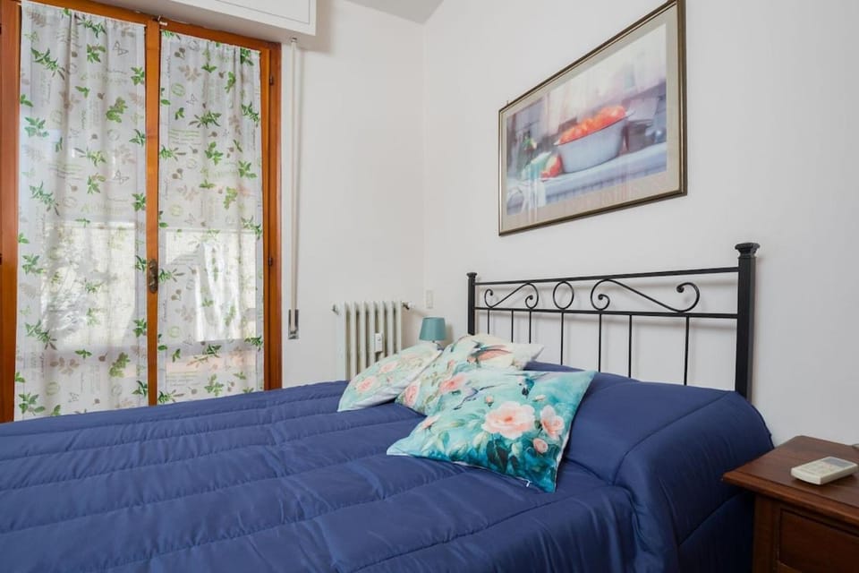 Bright home with large terrace, near Florence Apartment in Prato