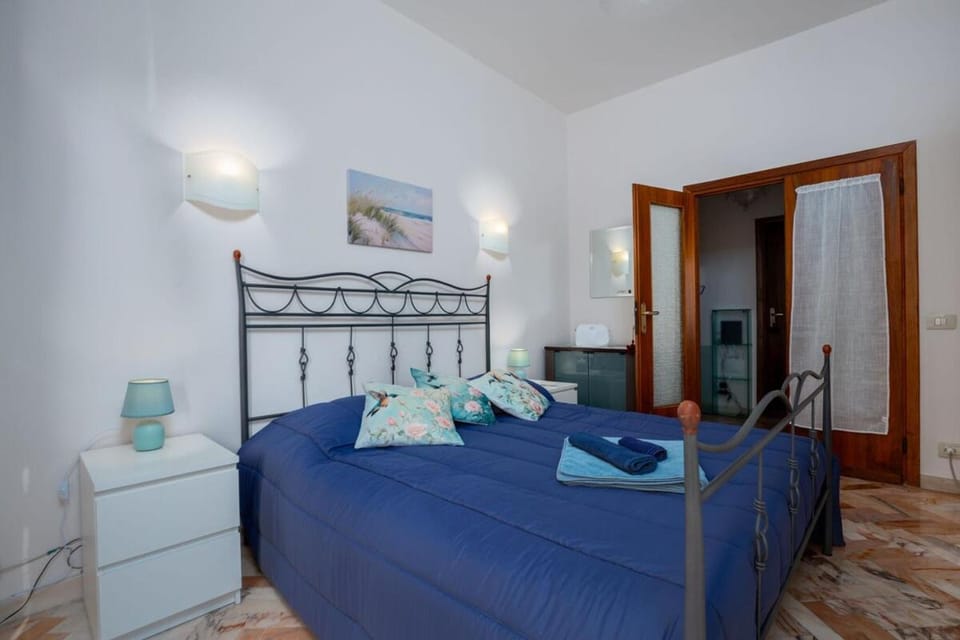 Bright home with large terrace, near Florence Apartment in Prato