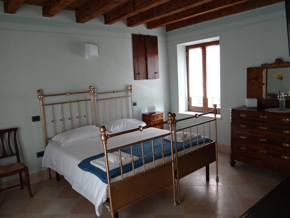 Day, Photo of the whole room